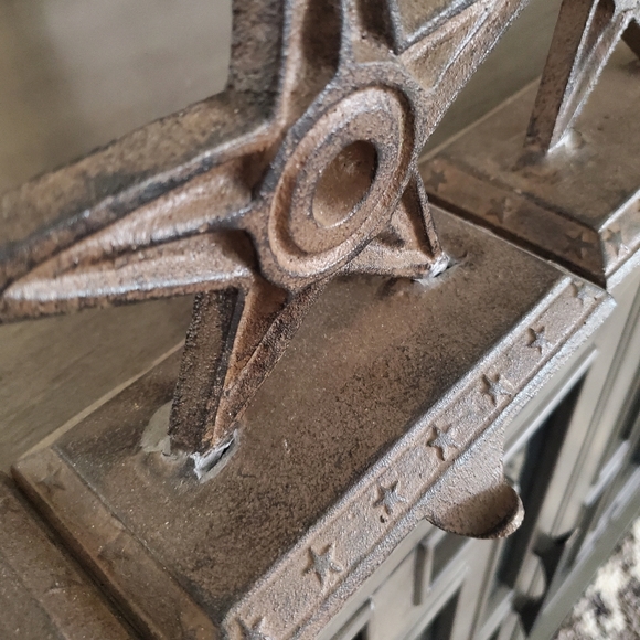 Vintage Cast Iron Rustic Star Stocking Holders - Picture 10 of 13